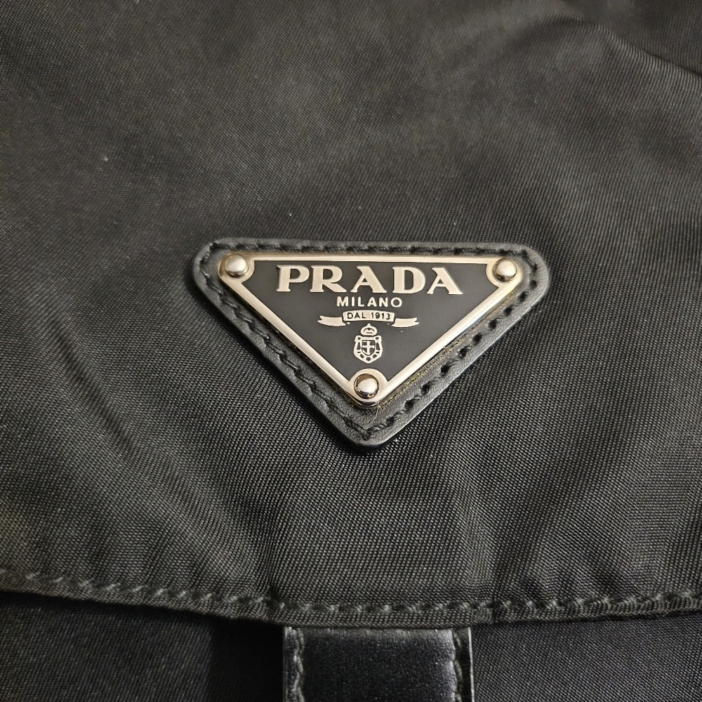 (SOLD)Authentic Prada nylon cargo / messnger bag - Picture 3 of 13